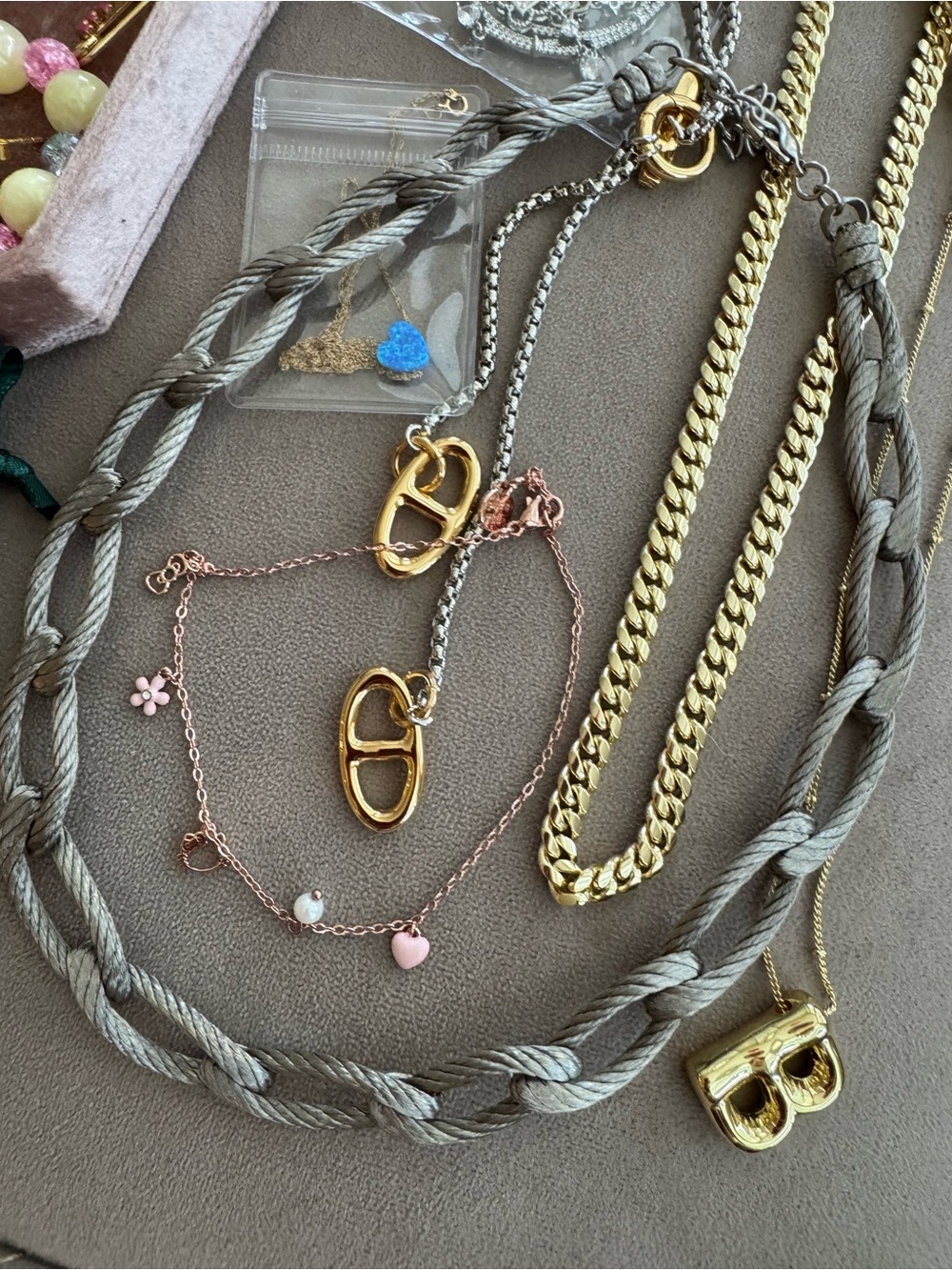 Jewelry LOT: Closet Clean Out - Picture 9 of 14